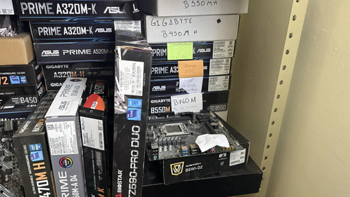 Lote 30 Placas Madre Para Reparar O Refacciones Asus Gigabyt Negro